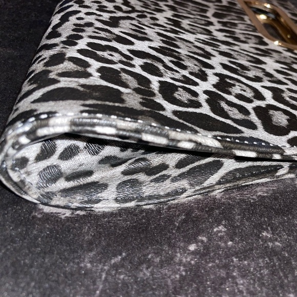 Gray leopard - Picture 4 of 10